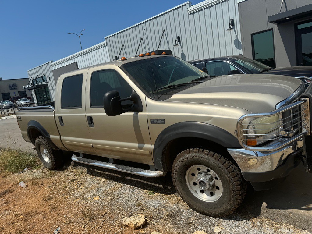 2001 Ford F-250 Image 2