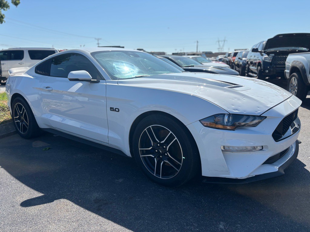 2021 Ford Mustang Image 2