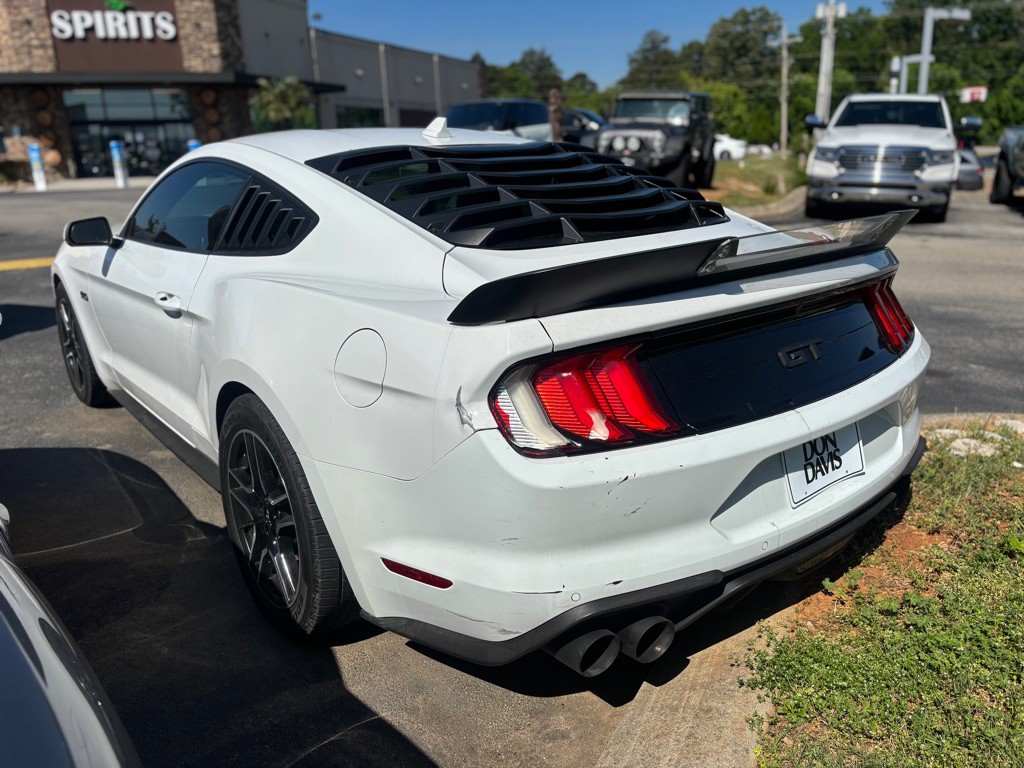 2021 Ford Mustang Image 3