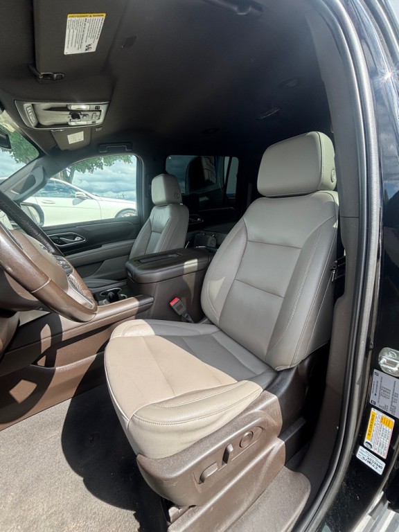 2021 Chevrolet Suburban Image 4
