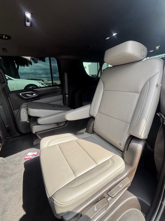 2021 Chevrolet Suburban Image 5