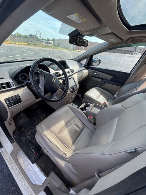 2015 Honda Odyssey Image 8