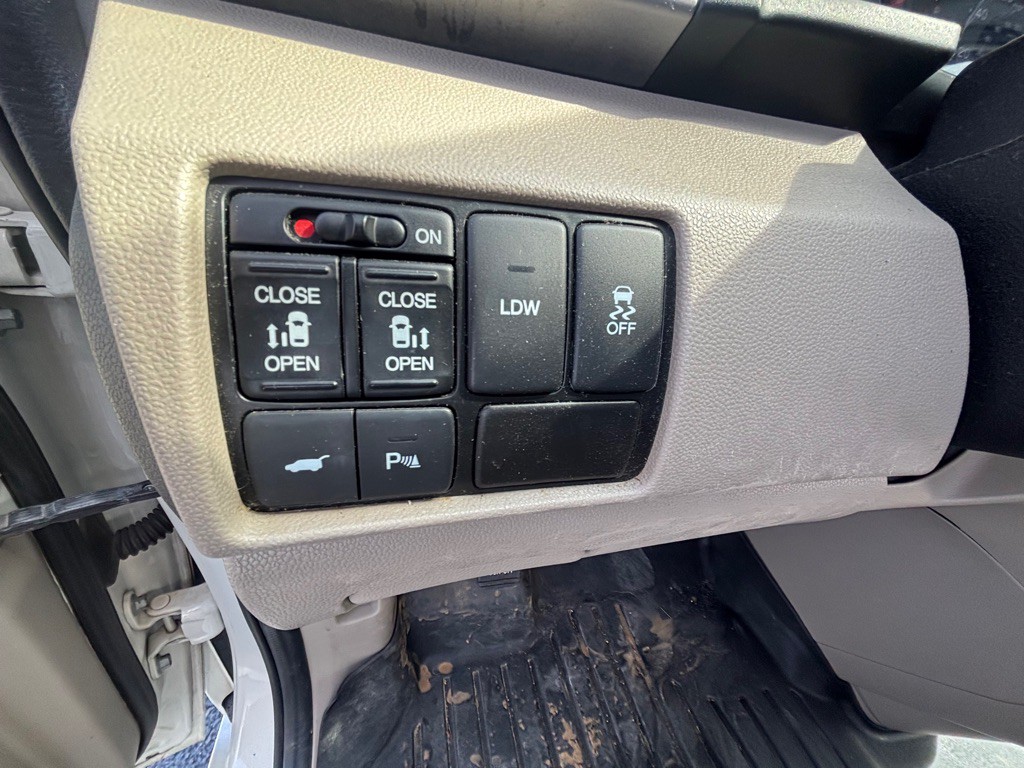 2015 Honda Odyssey Image 15