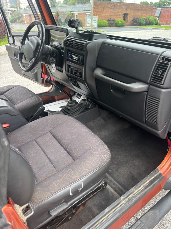 2001 Jeep Wrangler Image 10