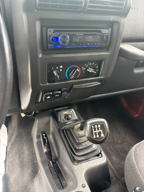 2001 Jeep Wrangler Image 11