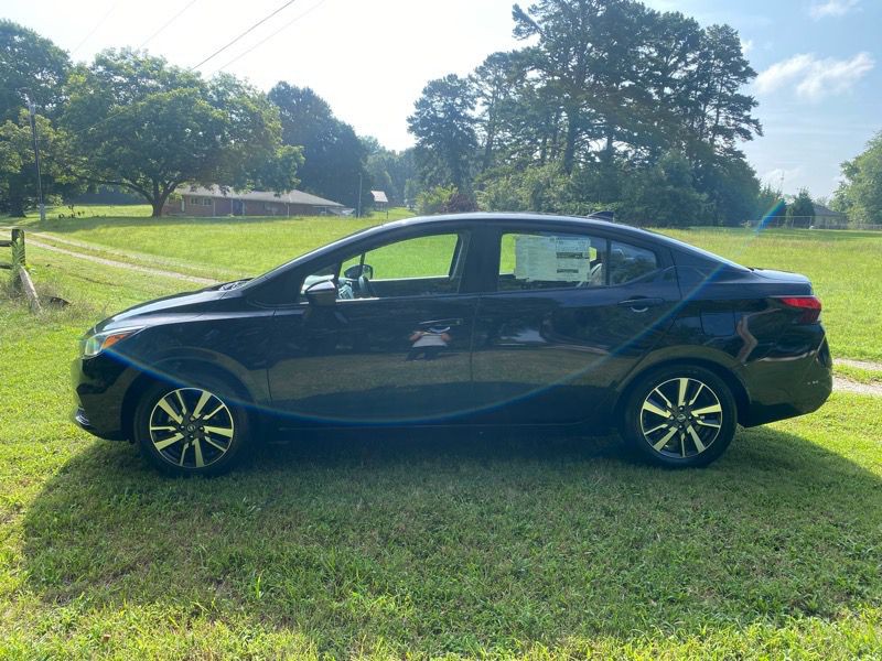 2020 Nissan Versa Image 4