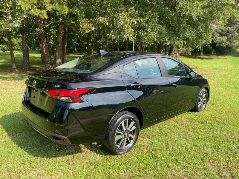 2020 Nissan Versa Image 5