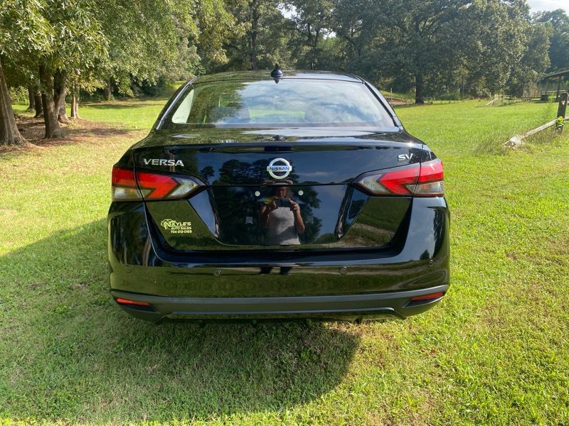 2020 Nissan Versa Image 8