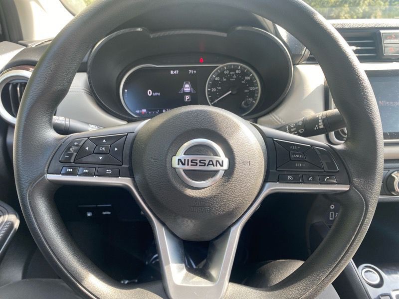 2020 Nissan Versa Image 9
