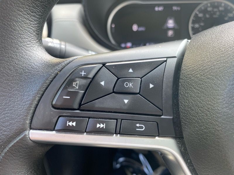 2020 Nissan Versa Image 40