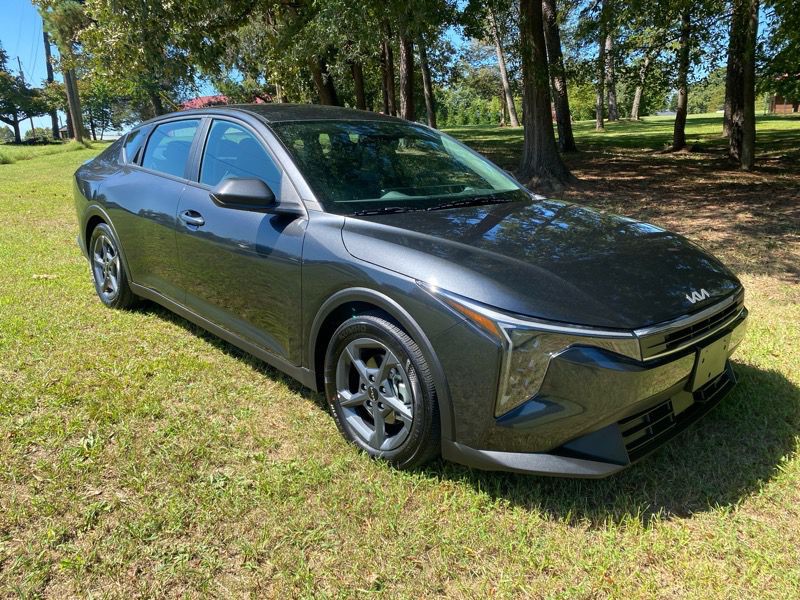 2025 Kia K4 Image 2