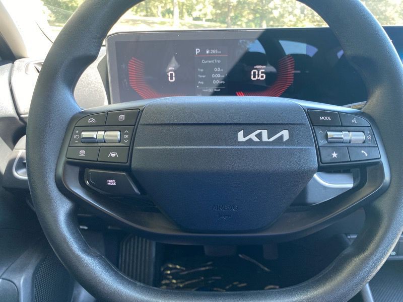 2025 Kia K4 Image 38