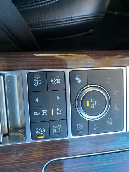 2016 Land Rover Range Rover Image 57