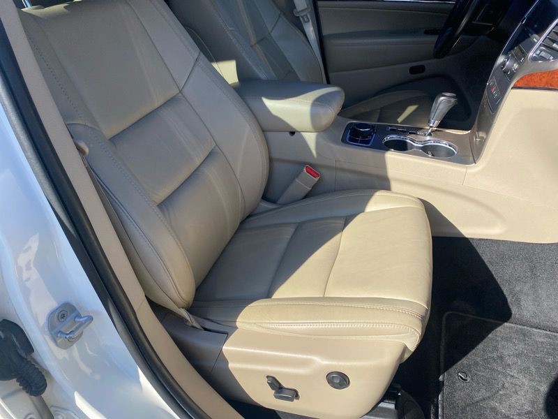 2012 Jeep Grand Cherokee Image 23