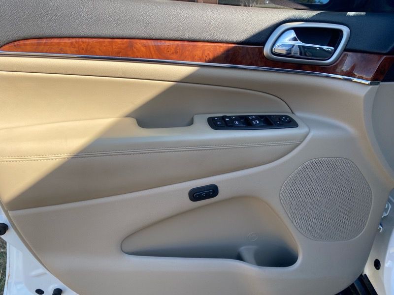 2012 Jeep Grand Cherokee Image 43