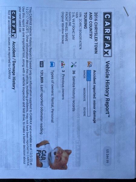 2016 Chrysler Town & Country Image 34