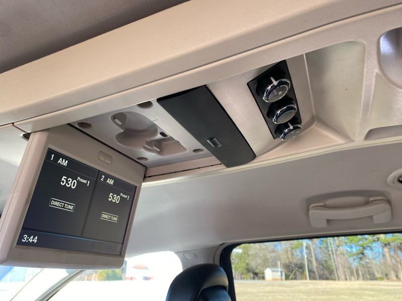 2016 Chrysler Town & Country Image 48