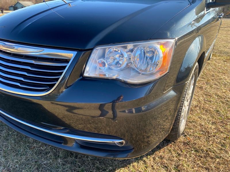 2016 Chrysler Town & Country Image 52