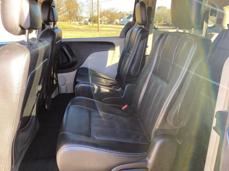2016 Chrysler Town & Country Image 58