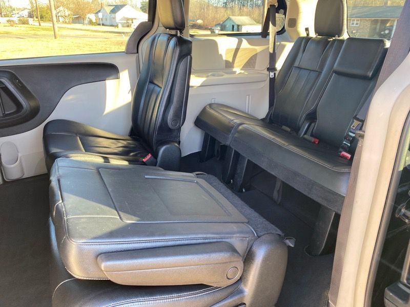2016 Chrysler Town & Country Image 59
