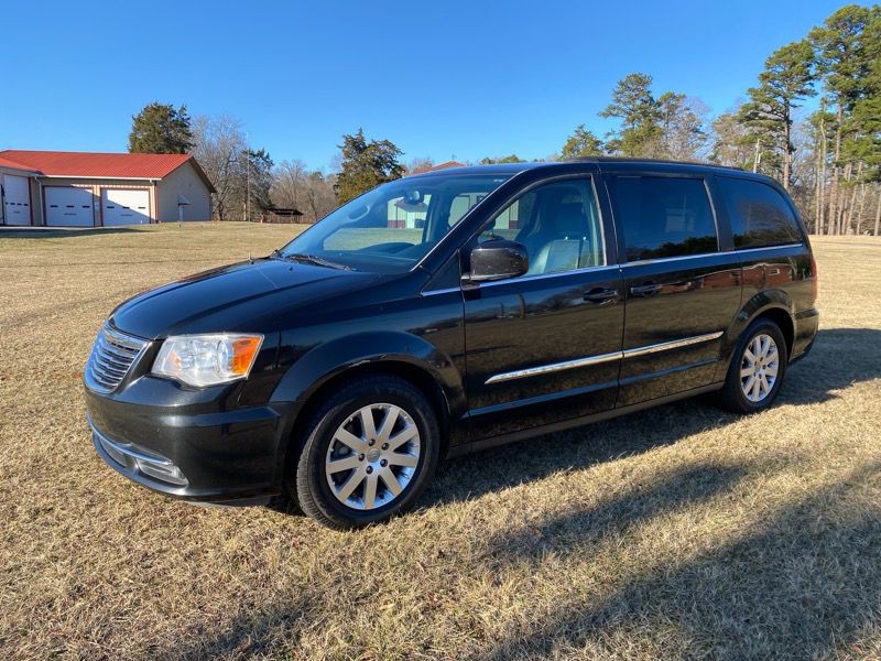 2016 Chrysler Town & Country Image 66