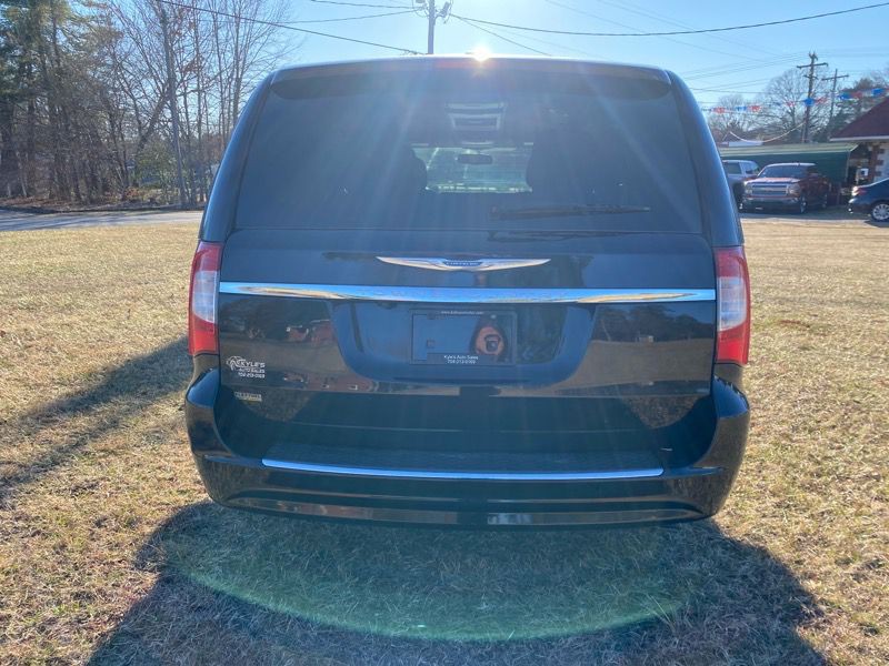 2016 Chrysler Town & Country Image 68