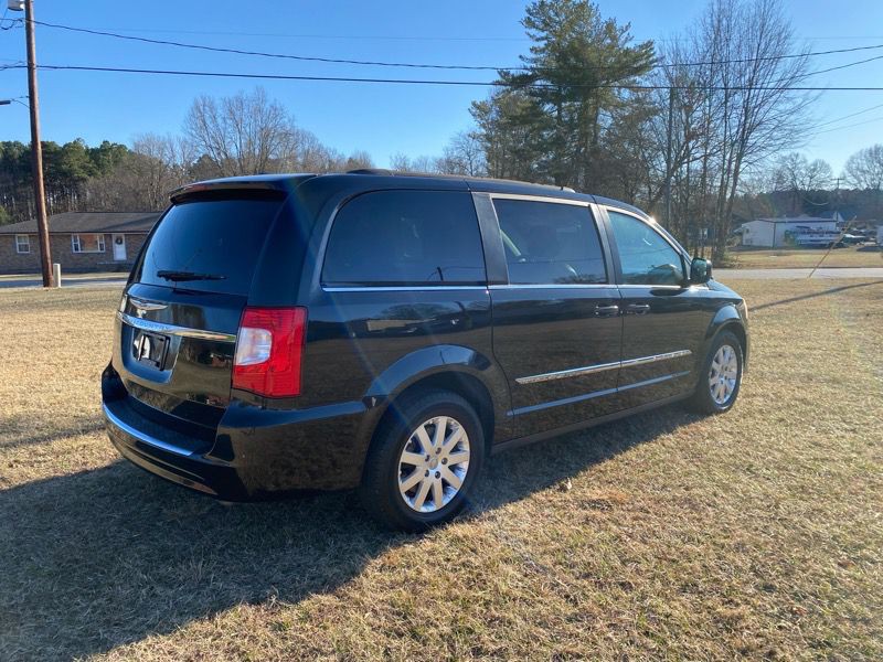 2016 Chrysler Town & Country Image 69