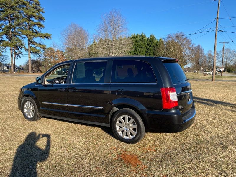 2016 Chrysler Town & Country Image 70