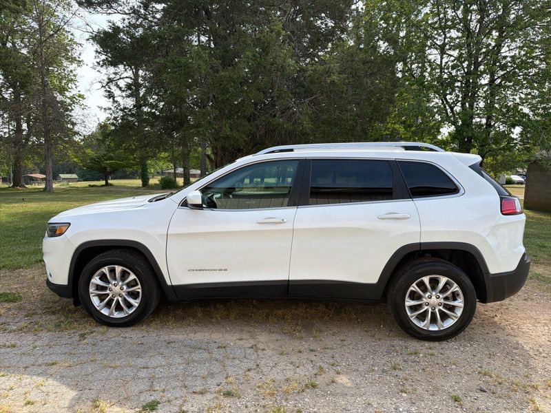 2019 Jeep Cherokee Image 3