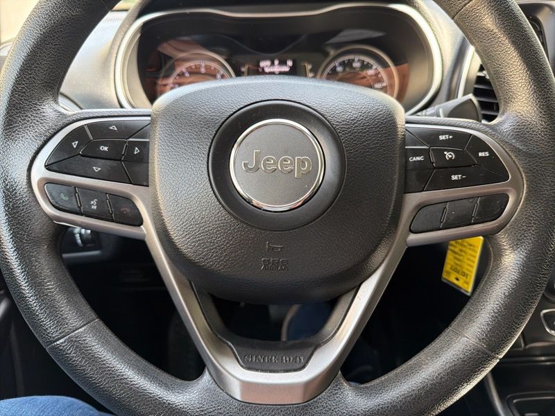 2019 Jeep Cherokee Image 12