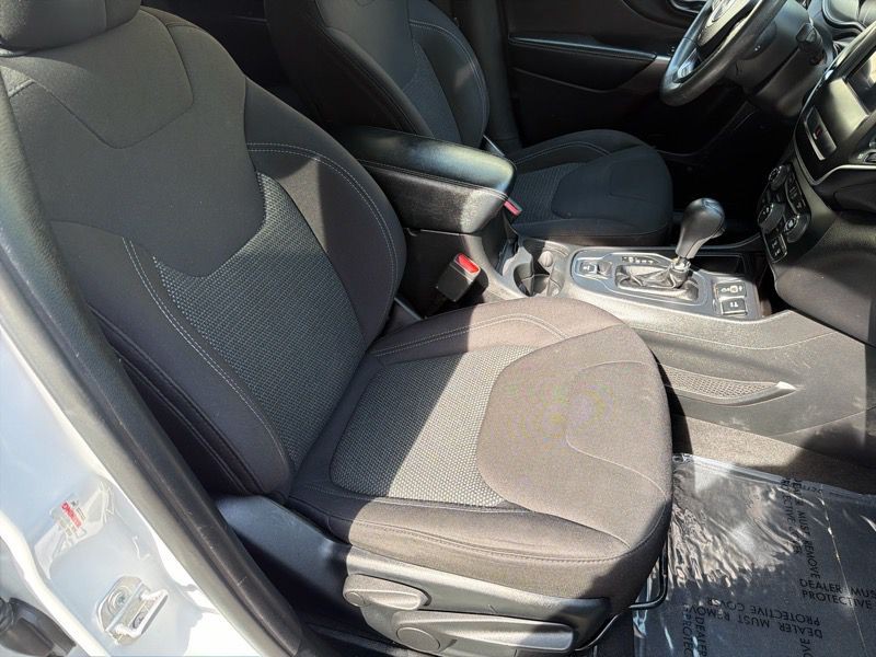 2019 Jeep Cherokee Image 22