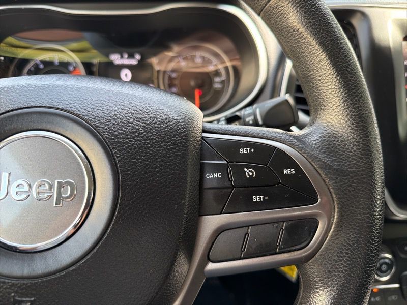 2019 Jeep Cherokee Image 43