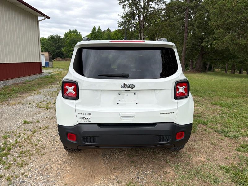 2022 Jeep Renegade Image 8