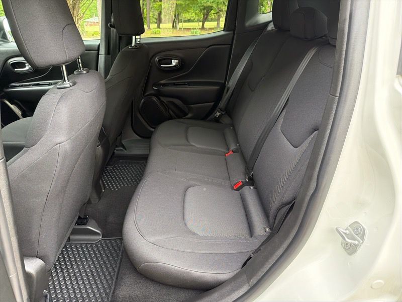 2022 Jeep Renegade Image 21