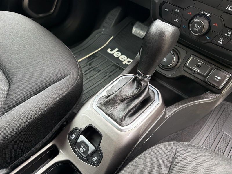 2022 Jeep Renegade Image 39