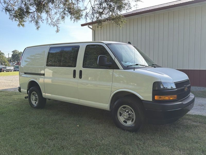 2022 Chevrolet Express Image 2