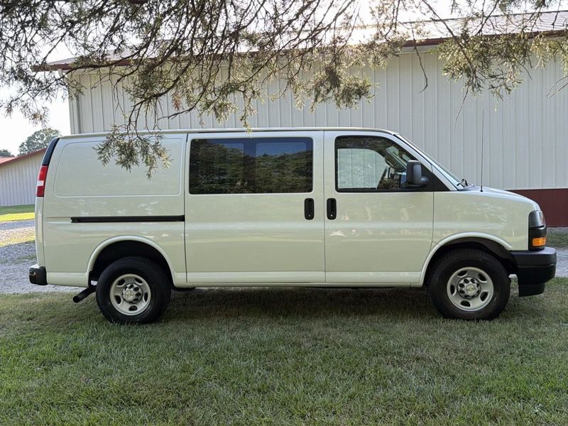 2022 Chevrolet Express Image 3