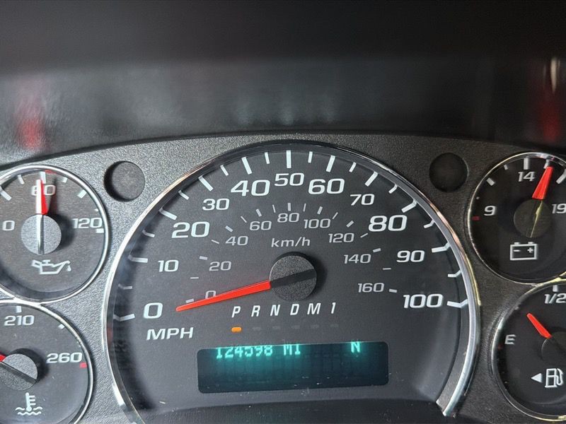 2022 Chevrolet Express Image 20