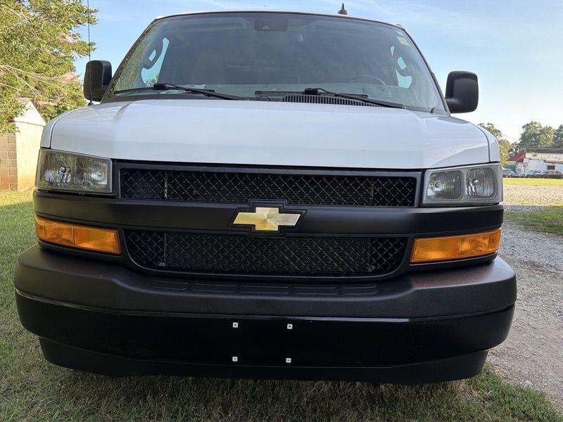 2022 Chevrolet Express Image 36
