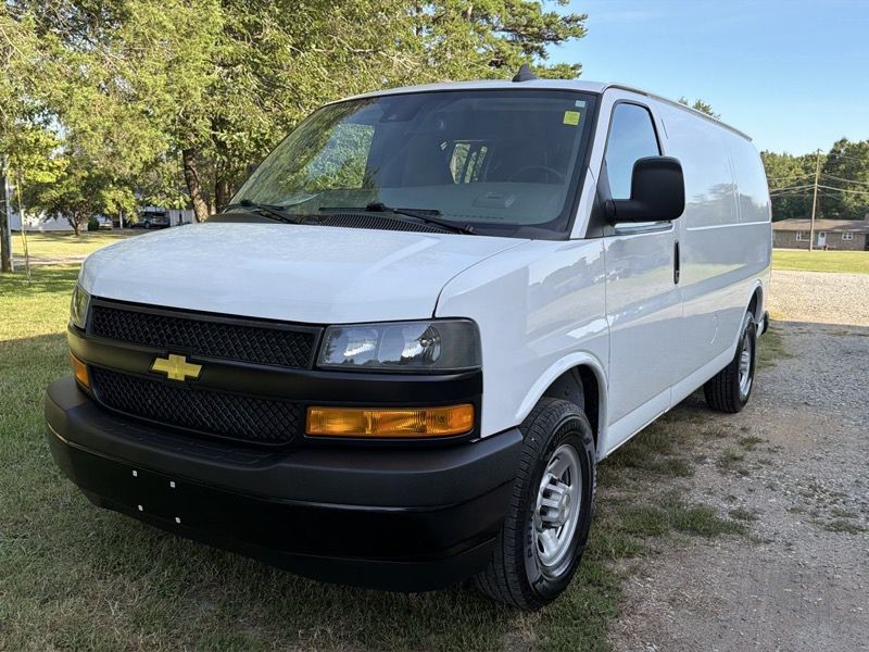 2022 Chevrolet Express Image 37