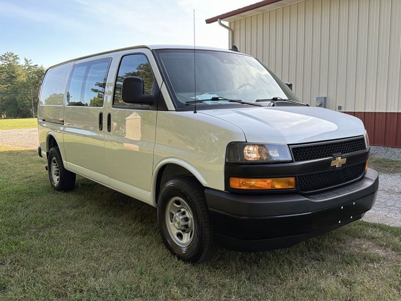2022 Chevrolet Express Image 59