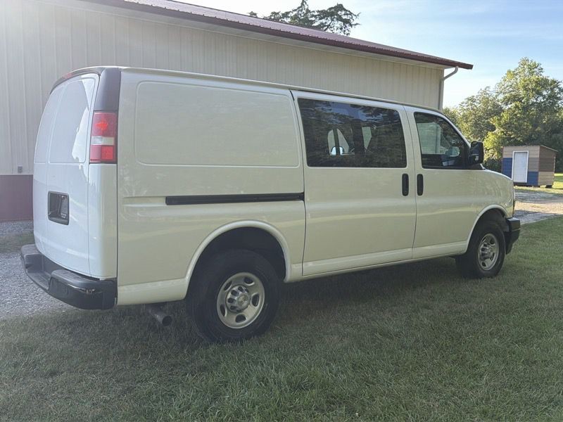 2022 Chevrolet Express Image 63