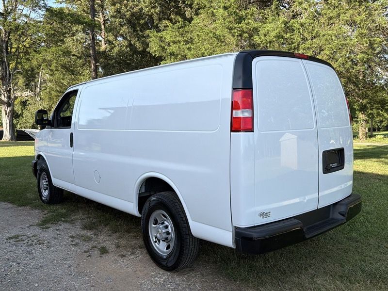2022 Chevrolet Express Image 64
