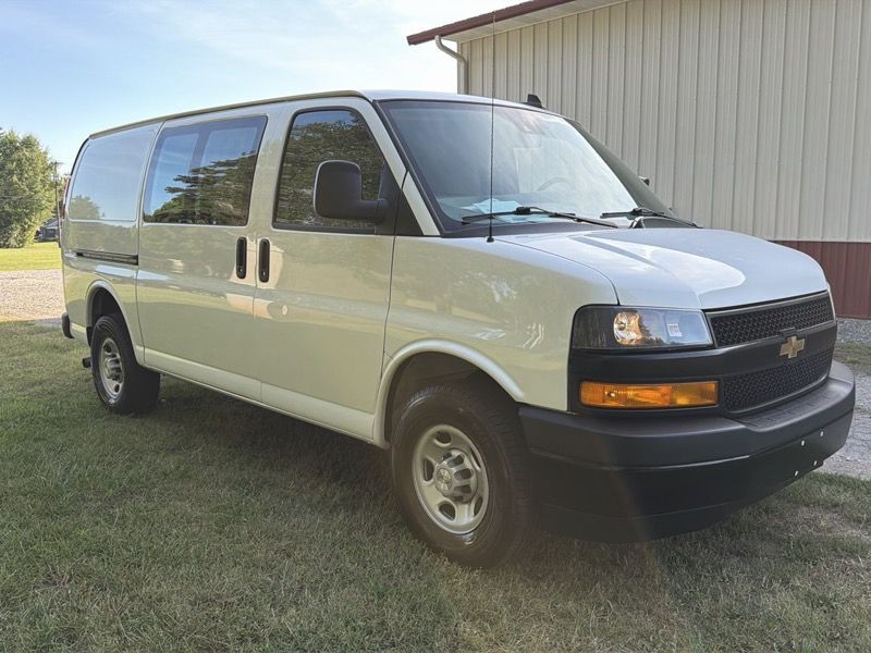 2022 Chevrolet Express Image 69