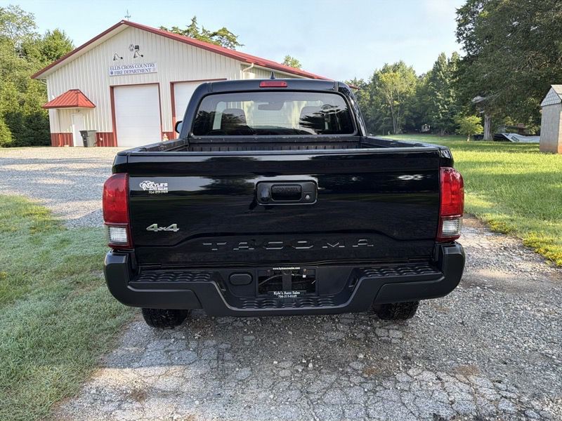 2019 Toyota Tacoma Image 8