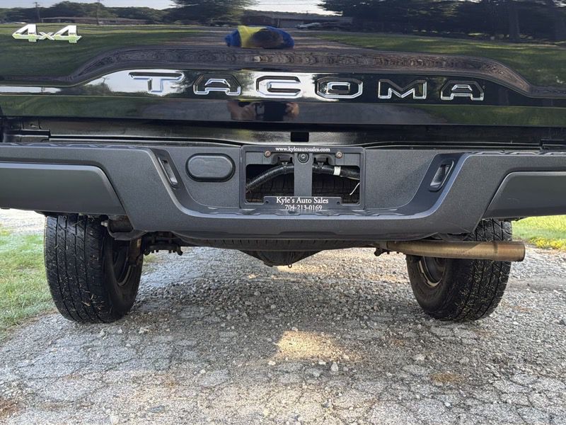 2019 Toyota Tacoma Image 9