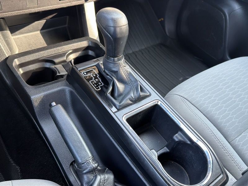 2019 Toyota Tacoma Image 19