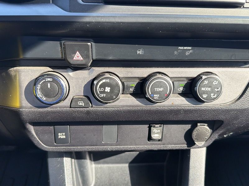 2019 Toyota Tacoma Image 21