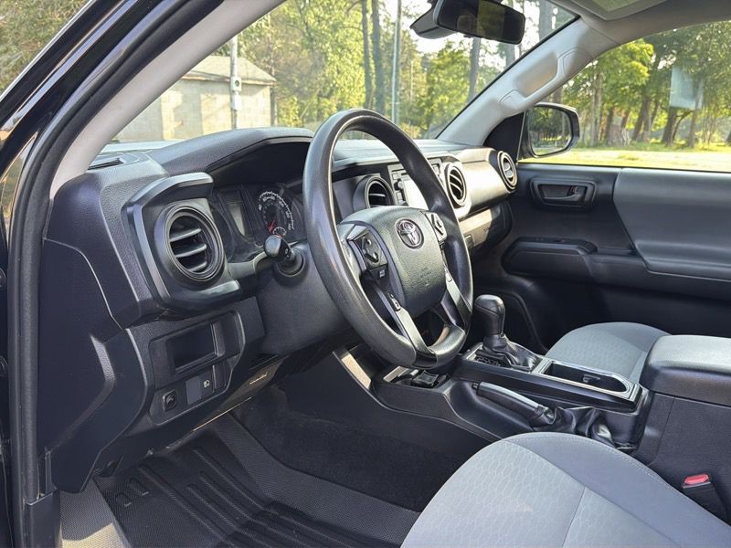 2019 Toyota Tacoma Image 24