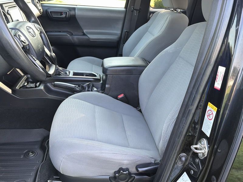 2019 Toyota Tacoma Image 26